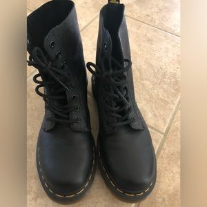 Doc Martens Pascal leather boots